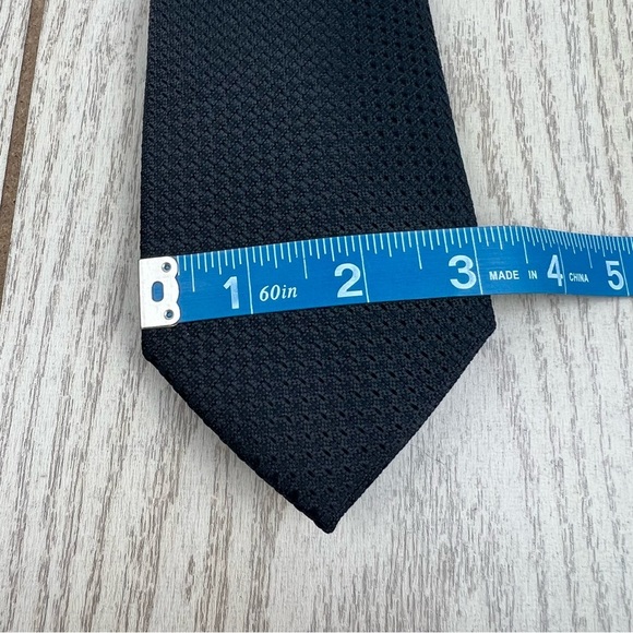 616 - Michael Kors Elson Solid Tie Black 001 2MKC23-5042 Silk Blend $69.50 - Picture 2 of 5